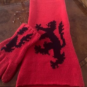 New Scarfs an Gloves